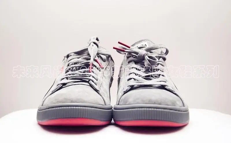 未来风尚：2025新款骆驼女鞋系列